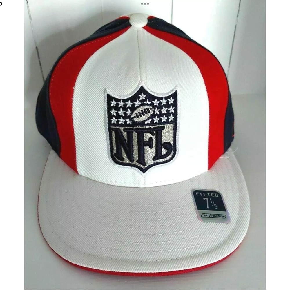 New England Patriots Hat Reebok Size 7 1/8 NFL Shield Red White Blue Pinwheel
